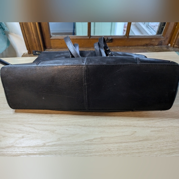 Black Leather Tote by Por La Victoire - Picture 12 of 16